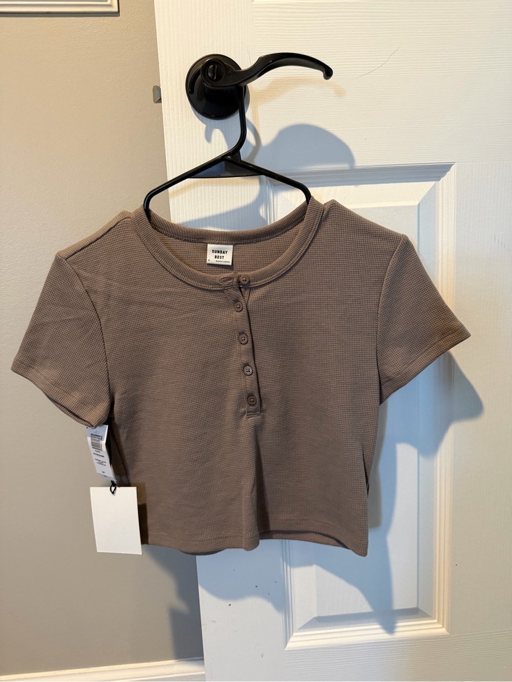 Aritzia Sunday Best Cropped Ribbed Henley Tee